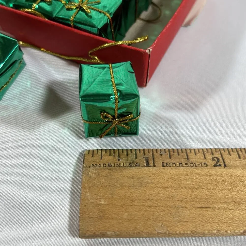 Vintage NEW Mini Gift Box Garland Green & Gold 9 Ft of String or Use For Crafts